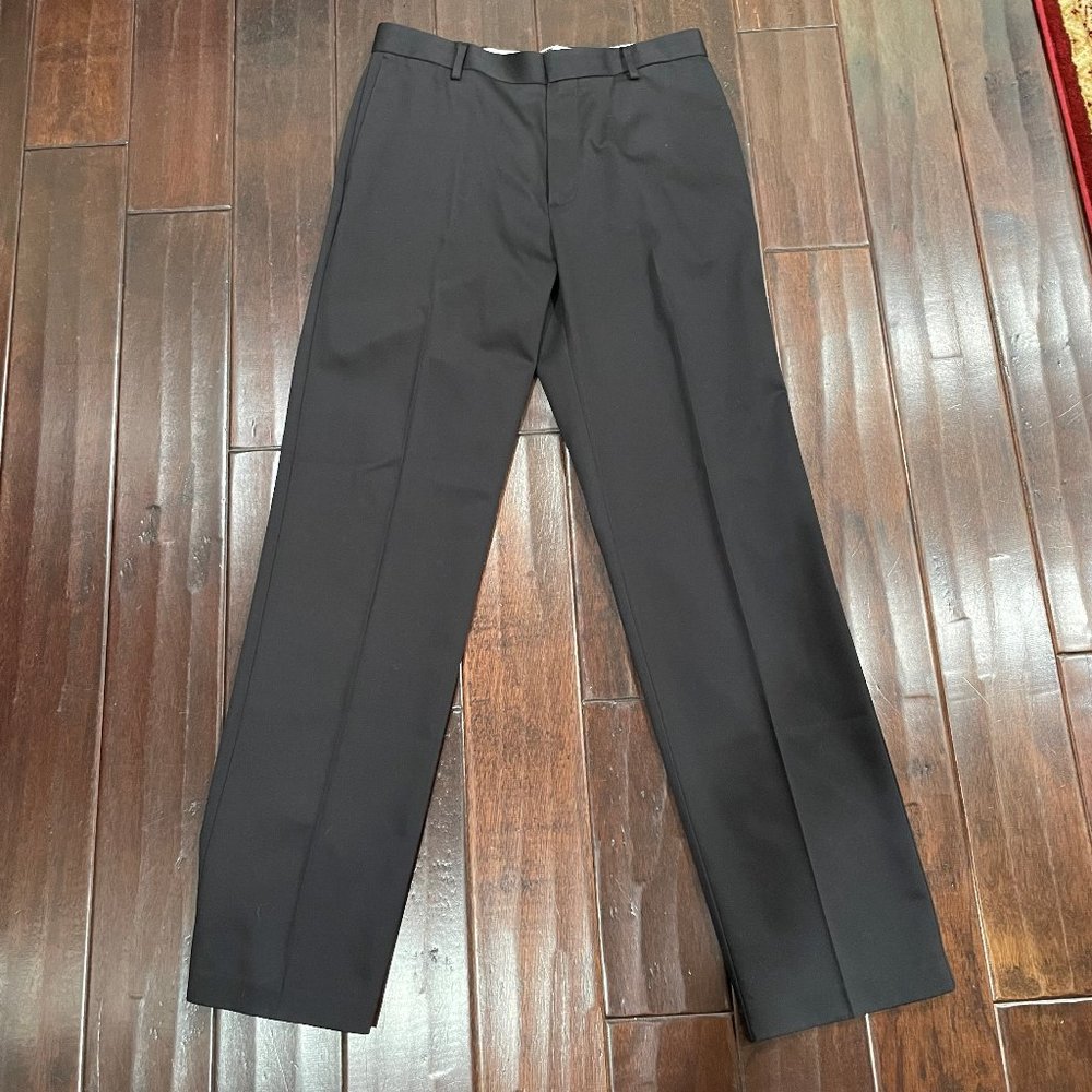 Dockers D2 Slim Fit Khakis - Black - Size 32x34